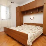 With Parking Space Losinj, Losinj - 7978 דירה *