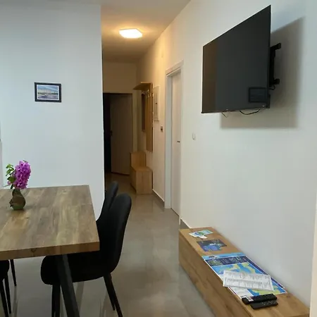 Appartement With Parking Space Losinj, Losinj - 7978 *